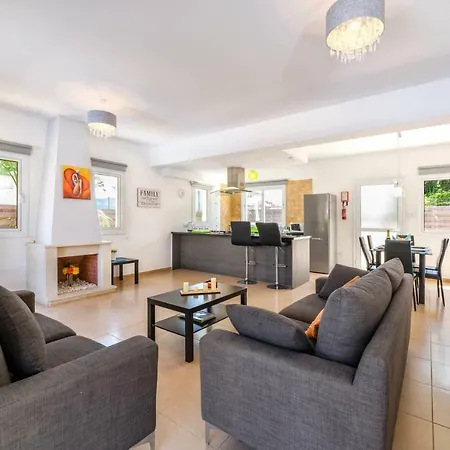 Villa Nadja * Paralimni